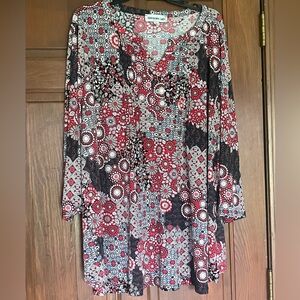 Chic Floral V-Neck 3X Brand New Top by Southern Lady